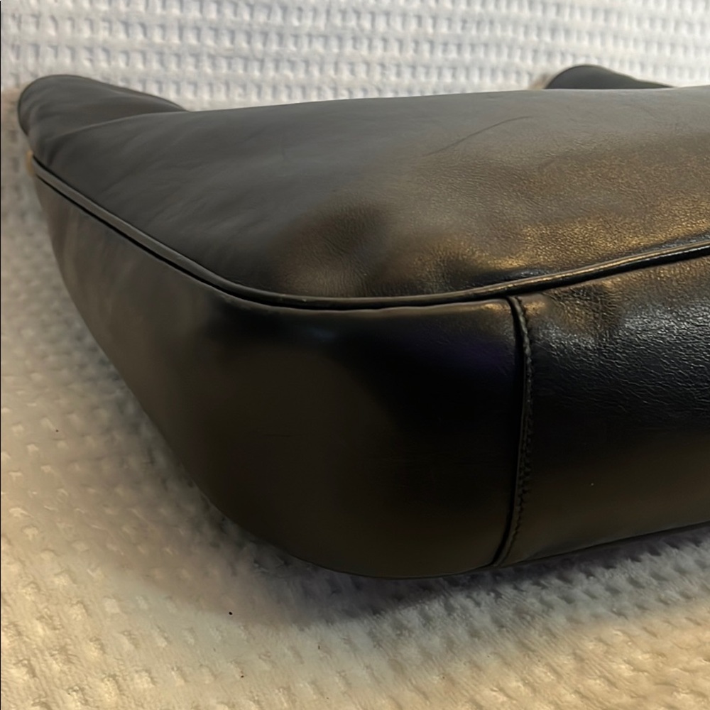 Gucci Black Leather Shoulder Bag with Bamboo Top Handle and Gold Hardware - Picture 9 of 16
